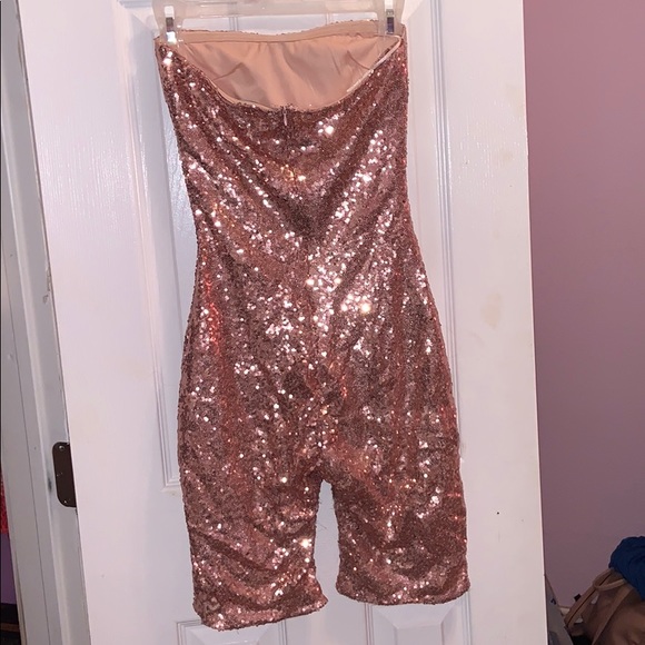 Pink sequence romper - Picture 2 of 3